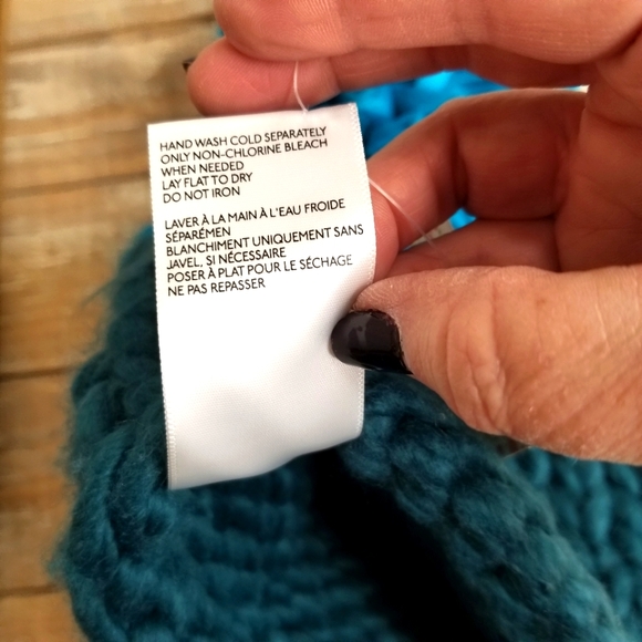 Free People Chunky Turquoise & Green Knit Color Block Beanie Hat. NWT On… - Picture 4 of 6